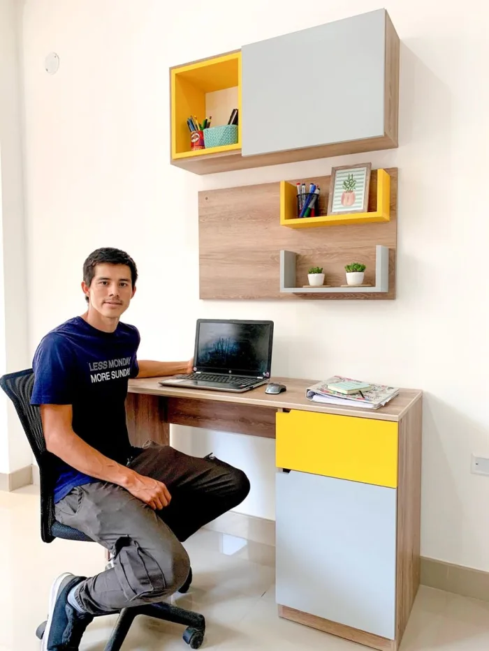 Escritorio de melamina terminado